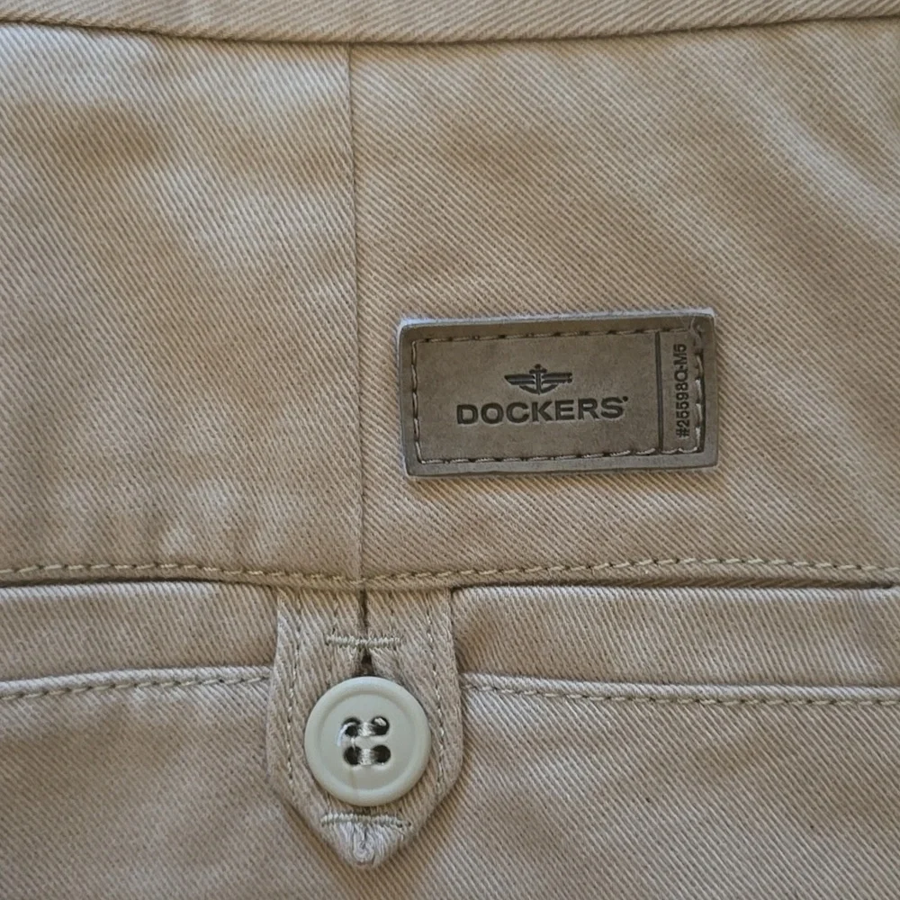 Dockers Men's Khaki Pants Chinos 100% Cotton Size  W40 L32 Very Good Condition